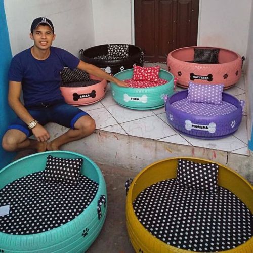 catsbeaversandducks:  Brazilian Artist Creates Beds For Animals From The Old Tires That He Finds In The StreetsPhotos by Amarildo Silva - Full story on deMilked