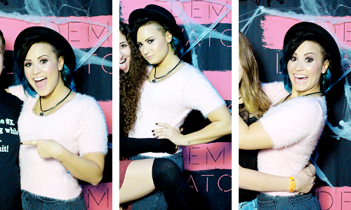 burrowjoe:  Demi Lovato at her meet and greet in Montreal, Quebec on October 19, 2014.  