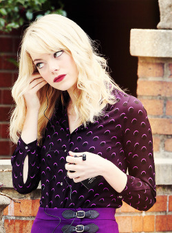 em-stoners:  Emma Stone on the set of The