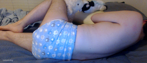turbosinning:  you lucky friends on tumblr get to see them all in one post c:i tried to capture the feeling of this diaper, so you can decide if you want one. it’s really soft <3