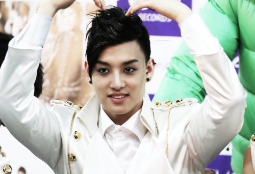 jaelihoonvin:6-7/10 Eli spams, for elidle♥