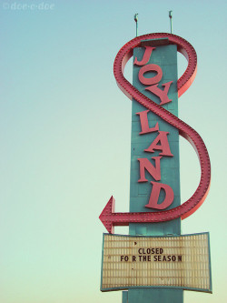 fuckyeahabandonedplaces: (via joyland sign | Flickr - Photo Sharing!) 