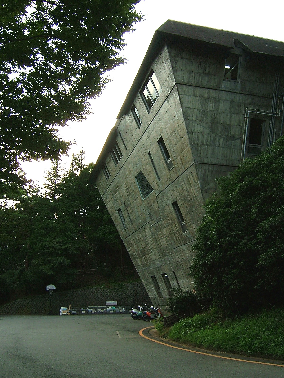 sosbrutalism:    Last day of the Brutalist Pyramid Week: This one is upside down!Takamasa