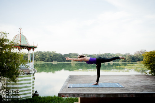 Axelle in Mysore, India. Christine Hewitt © yogicphotos.com