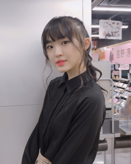 kahokobayashipochan:  たこやきレインボー公式（試用中） on Instagram: “💙 «まい’s fashion» トップス:F i.n.t @fi.n.t_official スカート:F i.n.t F…”