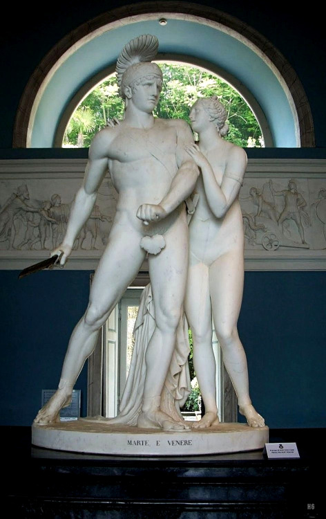 hadrian6:Venus and Mars. 1805.  Luigi Antonio Acquisti. Italian 1745-1823. marble. Villa Carlotta. L