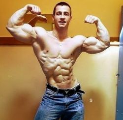 stefanpoison:  tumble-that-guy:Vitek Sahula  Sexy jeans
