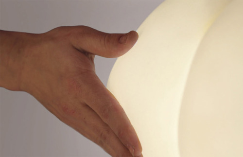 boredpanda:    This Butt Lamp Gets Turned On When You Slap It   