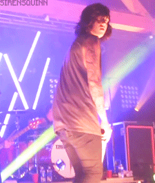 sirensquinn:  Kellin Quinn being sexy as fuck ;) my edit, don’t repostttttt 