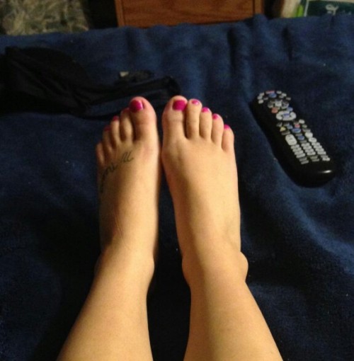 sexy-bare-feet: My bare feet! ift.tt/2jRljD3