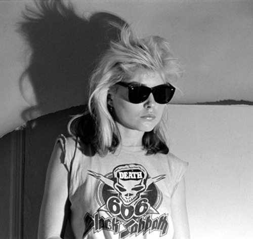 soundsof71: Debbie Harry in a BLACK SABBATH t-shirt, by Christopher Makos
