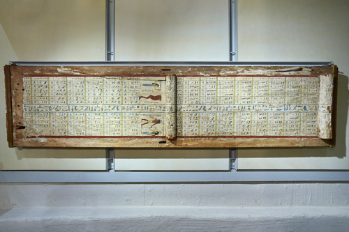 newsfrompoems:  a 4,000 year-old astronomical table found on the underside of a coffin lid in egypt shows deities of the skies and offerings to gods in the center. the flanking columns each list stars that astronomers monitored during a given week of