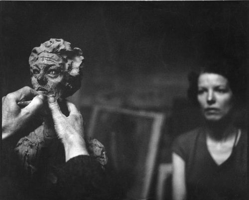 varietas:  Franco Cianetti; Alberto Giacometti arbeitet vor dem Modell an einer Büste von Annette, Paris, 1962.  
