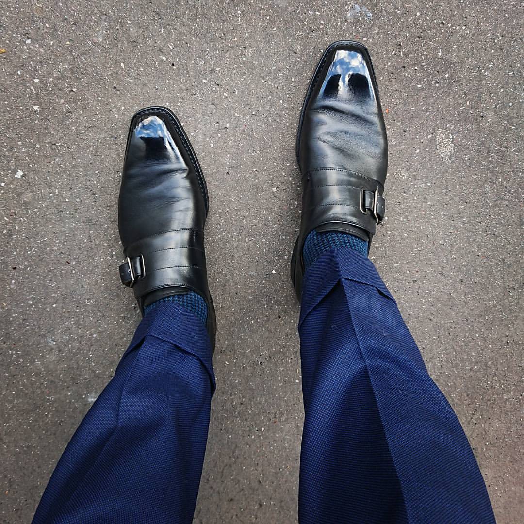 Quenteu — Shoeshine of the day. #shoes #menshoes #monk...