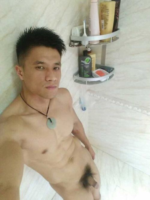 surfsurf69:  chinesegaypic:  大陆某健身教练  讚 