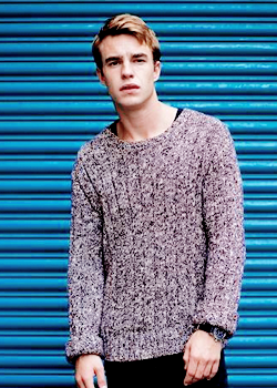 nicomirallegroweb:  Nico Mirallegro 