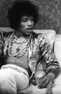zzzze:Henry Diltz Jimi is waiting to open for the Mamas and Papas at the Hollywood Bowl. – Henry Diltz Jimi Hendrix, Hollywood, CA 1967  Photograph: Black and White    Type: Silver Gelatin