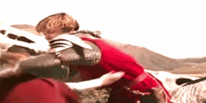 eclmunclpevensie:  the pevensies + hugs in lww