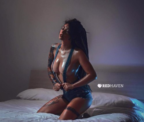 pleasebeover18:    Alerosebunny Suicide  