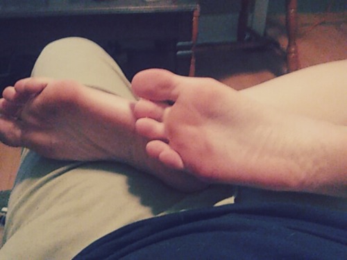 prettylittletoes94: Some more pictures of my soles:)