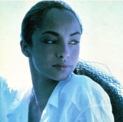 Sade-Adu:  Good Things They Come And They Go