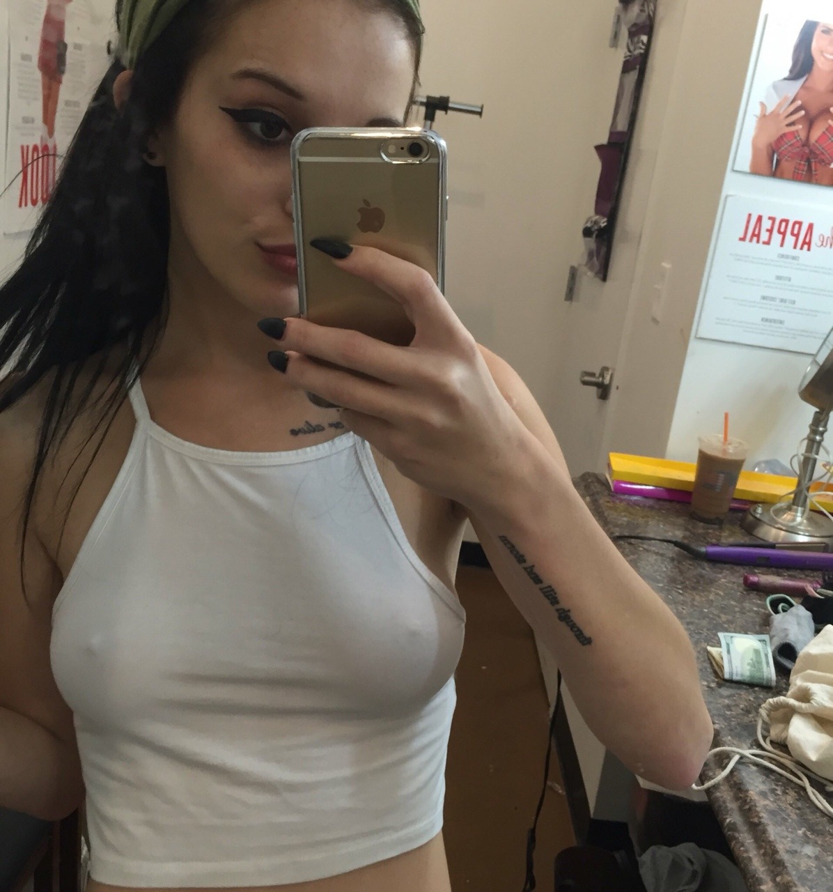 littlxangel:  i have cute nipples  Yes you do