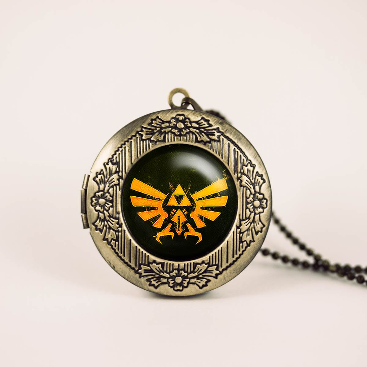 geeksngamers:  Geeky Lockets - Created by CapturedMySoul These designs and more