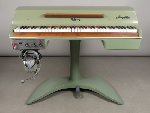 scifiseries:1969 Fender Rhodes Student Piano in Avocado Green