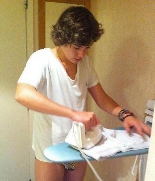 bromanceshmomance:OMFG THE GOLD THONG!!!X Factor house. 