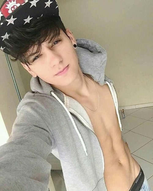 https://horniboisteenbois.tumblr.com/post/167950862845