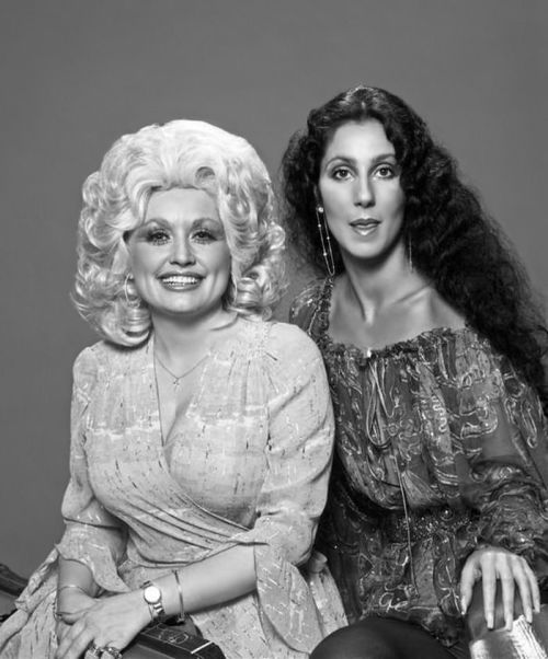 twixnmix:Dolly Parton and Cher photographed Harry Langdon, 1978.