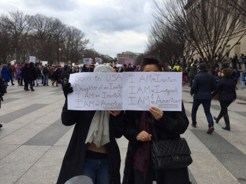 sashayed:Signs at the White House, 1/29.