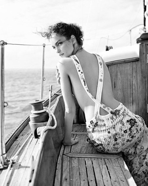 uno-universal:“Beyond the Sea” Luma Grothe for Harper’s Bazaar Mexico June 2015.