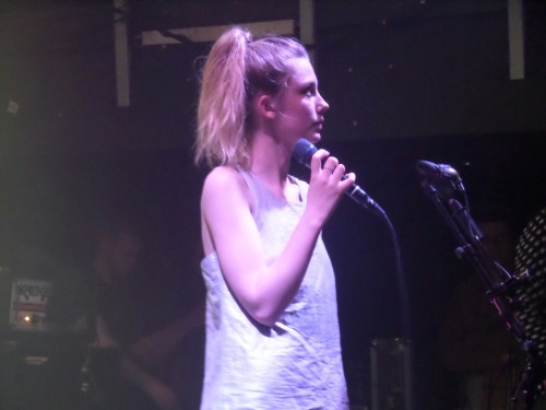 dollpartsxx: ellie being an angel in newcastle