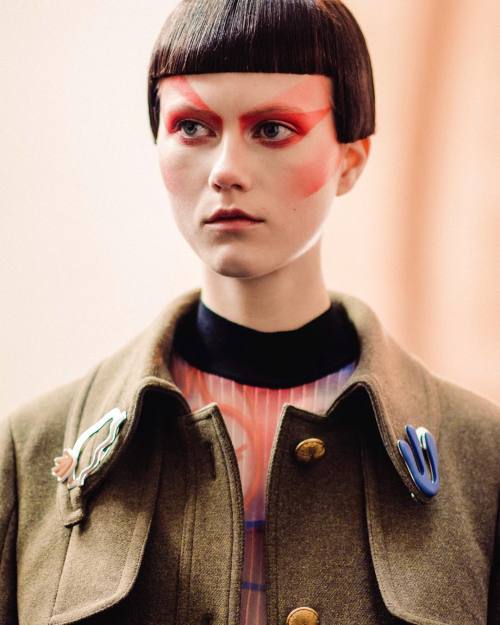 black-is-no-colour:  Maison Margiela by John Galliano, Défilé Fall 2016 show, Julie Ho