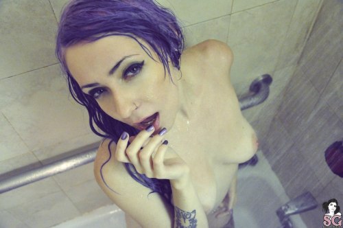 sglovexxx:  Leza Suicide porn pictures