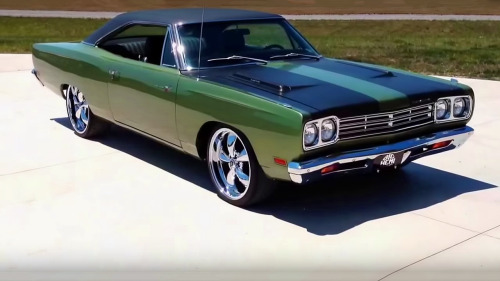 musclecardefinition:Pro Touring 1969 Plymouth Road Runner – The “Big Hemi” Learn more!http://www.mus