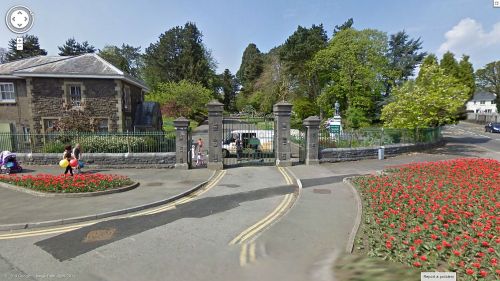 streetview-snapshots:Entrance to Aberdare Park, Glan Road, Aberdare