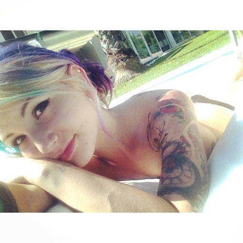 ph4ntasmag0ria:  I’m in paradise 🌴☀️ #suicidegirlsportugal #circasuicide #relaxation 