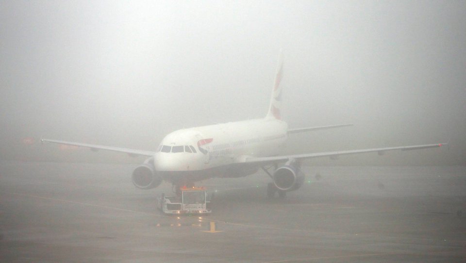 Лондон окутанный туманом (фото)