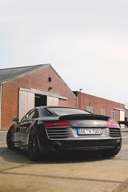 wearevanity:  Audi R8 