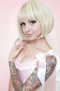 itsall1nk:  More Hot Tattoo Girls athttp://hot-tattoo-girls.blogspot.com