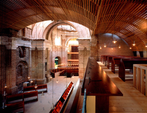 subtilitas:Linazasoro & Sanchez - Cultural Centre of the Piarists, Madrid 2004. This phenomenal 