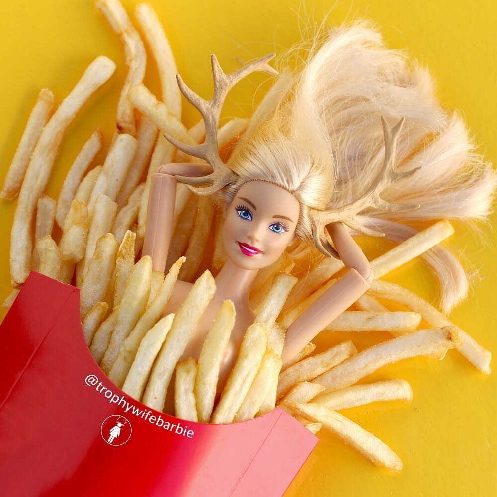 redmachasacorns: x-heesy: https://www.instagram.com/trophywifebarbie Hahaha… but