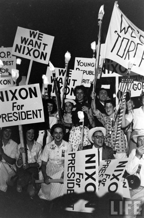 Mob with torches wants Nixon(Stan Wayman. 1960)