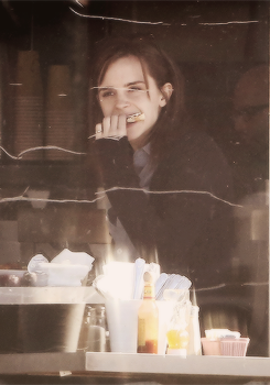 watsonlove:  Emma out in LA, Nov. 28 