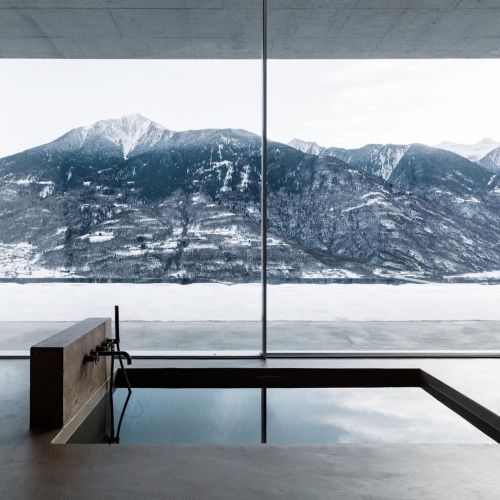 A sanctuary of uncluttered simplicity, that blends seamlessly with the magnificent alpine horizon. H