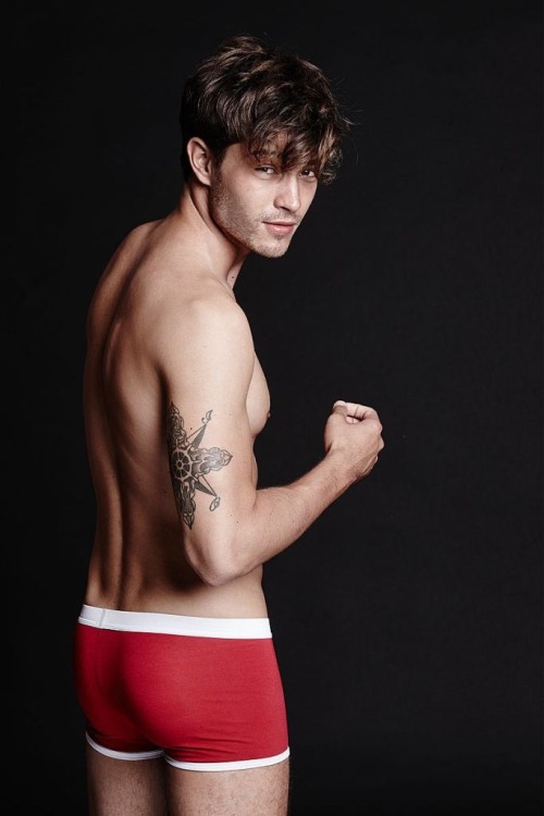 tabloidheat101:  Francisco Lachowski 