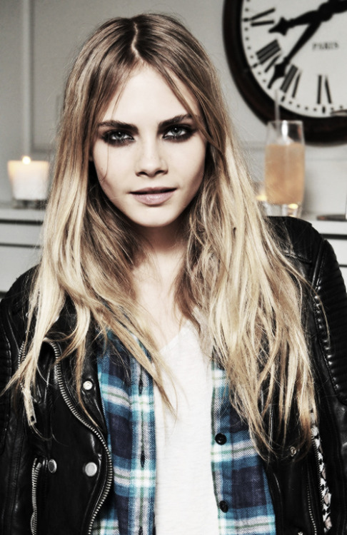 havishams:    61/100 photos of Cara Delevingne   