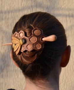 voidbat: sosuperawesome:  Hand Carved Hair